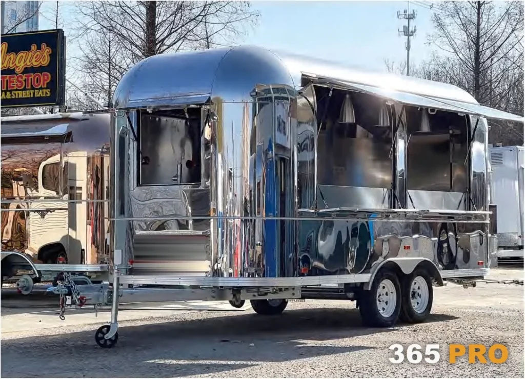 Przyczepa gastronomiczna typu Airstream ze stali nierdzewnej 365 PRO – 3–8,5 m
